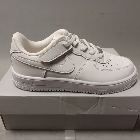 BOXED PAIR OF NIKE AIR FORCE 1 LOW EASYON TRAINES - UK SIZE 2