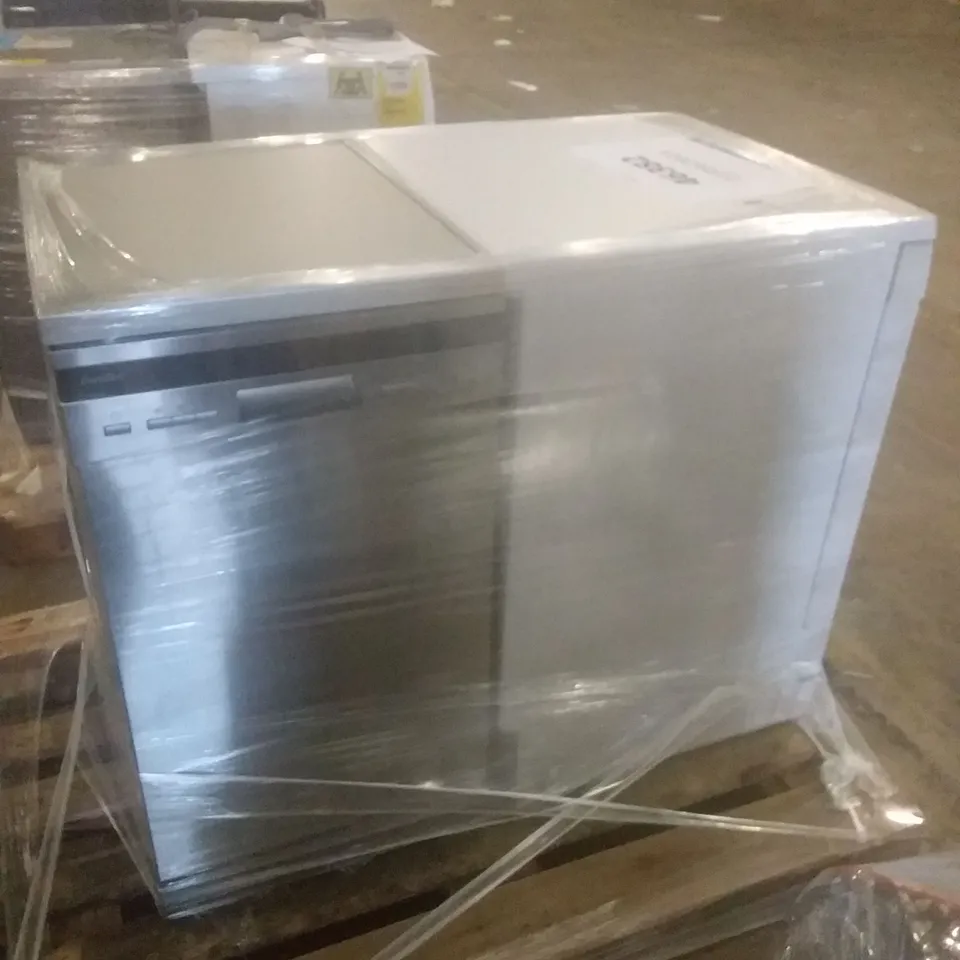 PALLET OF X2 ASSORTED ELECTRICAL ITEMS INCLUDING 