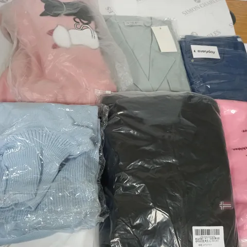 BOX TO INCLUDE 50 ASSORTED CLOTHING ITEMS TOO INCLUDE TOPS , TROUSERS AND DRESSES , ETC