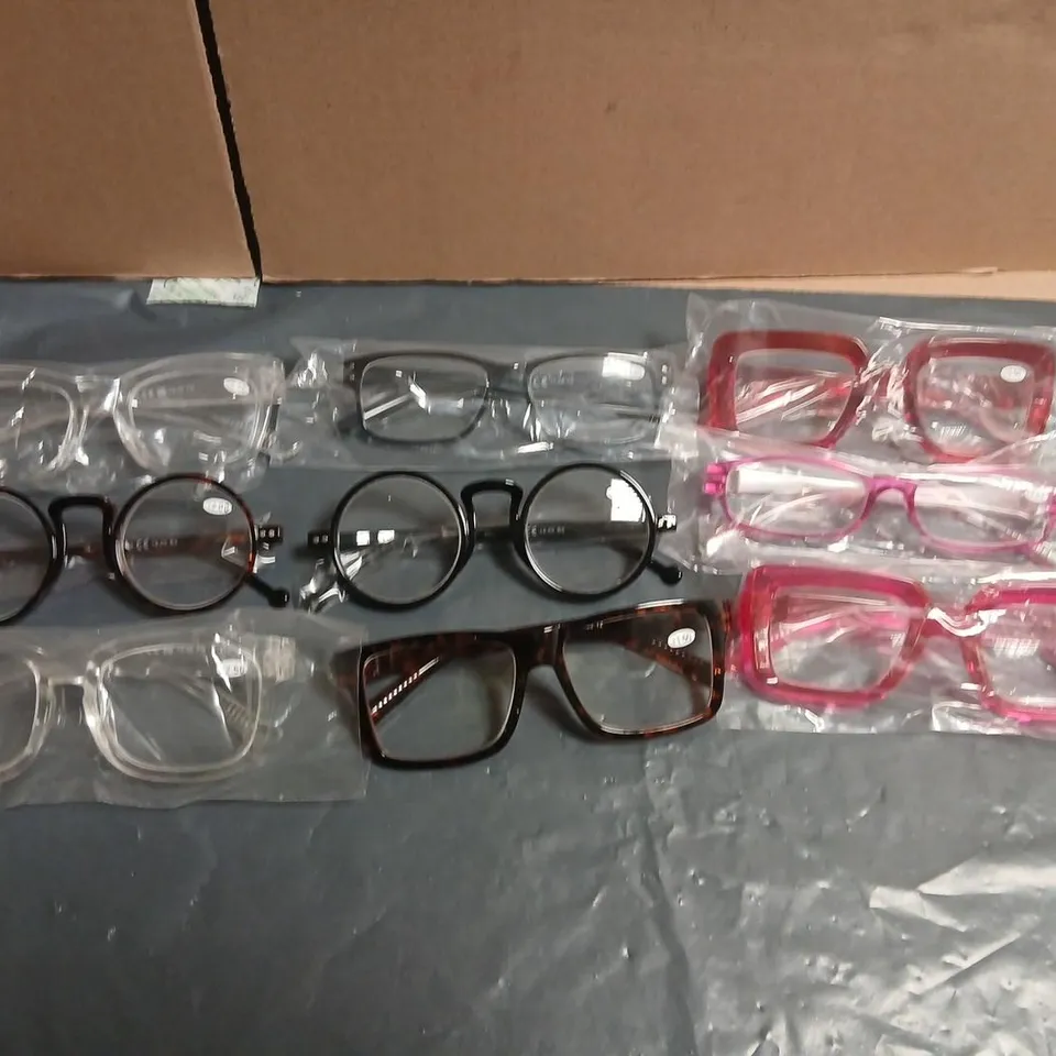 LARGE QUANTITY OF ASSORTED GLASSES