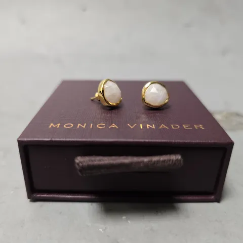 BOXED MONICA VINADER GOLDEN WHITE STONE EARRINGS 