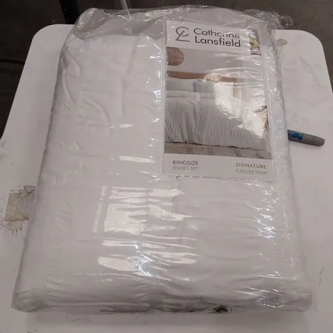 BAGGED SEERSUCKER DUVET COVER SET WITH PILLOWCASES - KING SIZE (1 ITEM)
