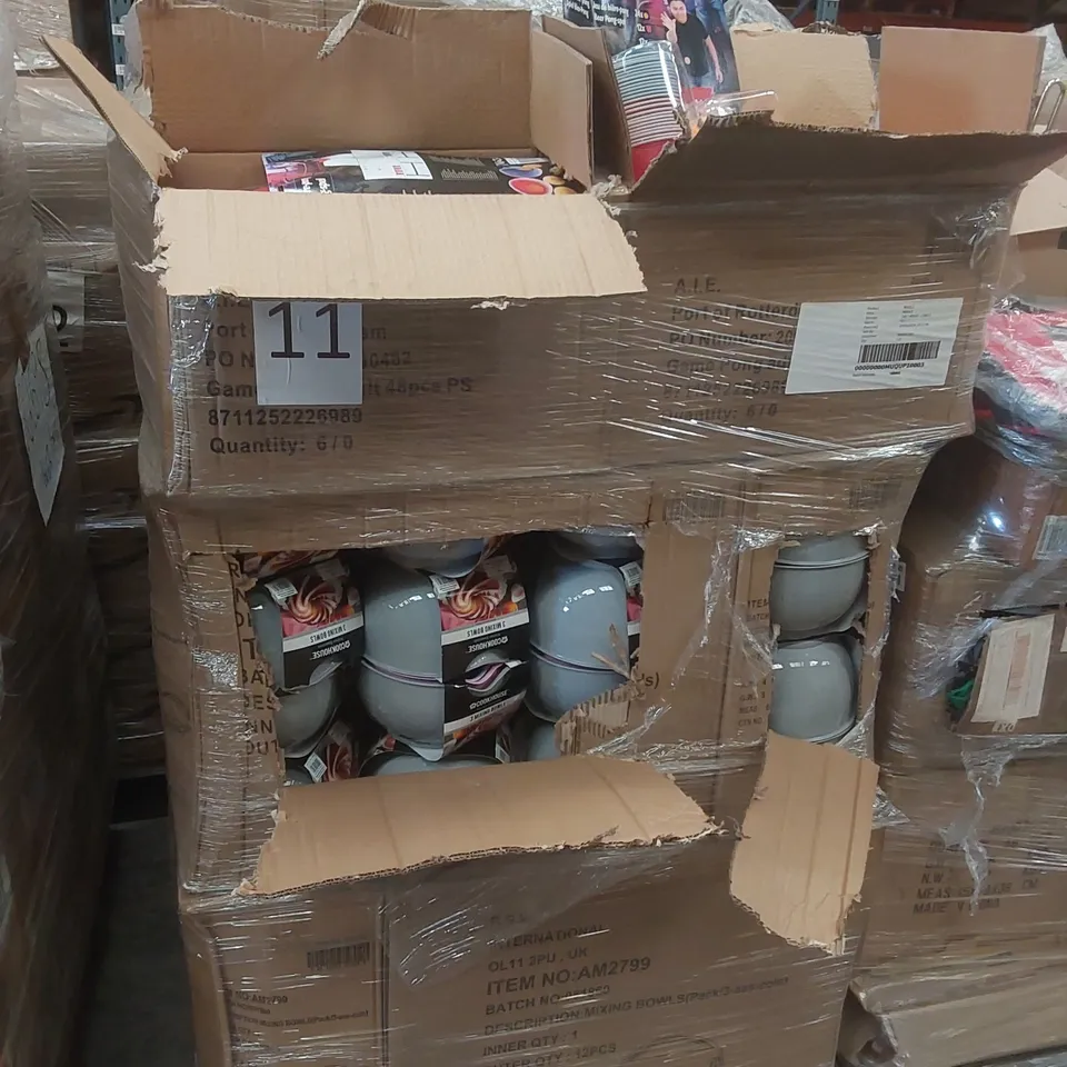 PALLET TO CONTAINING A VERY LARGE QUANTITY OF ASSORTED ITEMS INCLUDING: BEER PONG SETS, MIXING BOWLS ECT