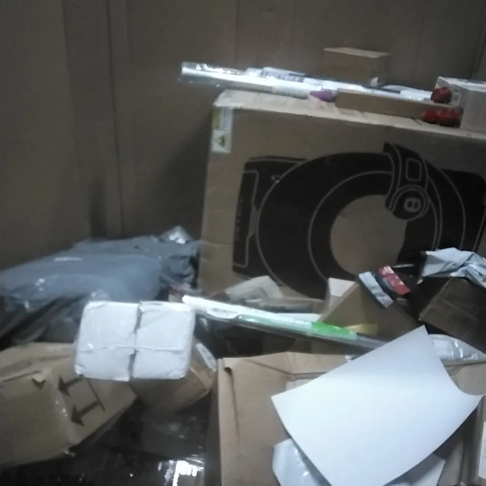 PALLET OF ASSORTED ITEMS TO INCLUDE; CAMERA HUB, PICTURE DECOR, CURTAIN POLE SET