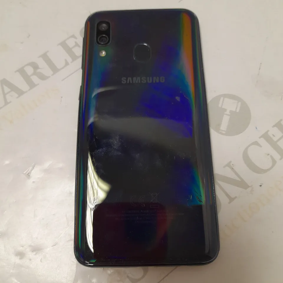 SAMSUNG GALAXY A40 