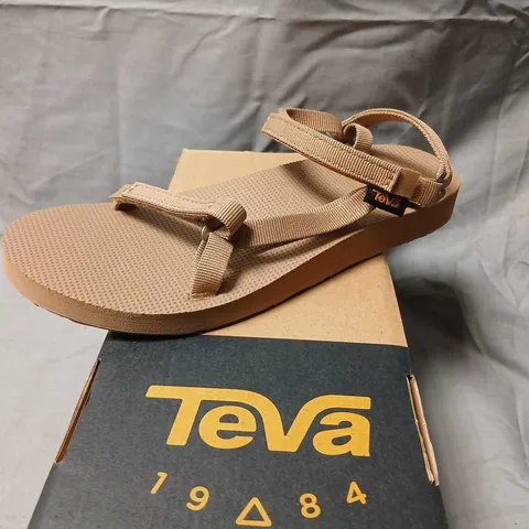 TEVA WOMEN'S ORIGINAL UNIVERSAL SLIM SANDALS – BEIGE (US 7 / UK 5 / EU 38)
