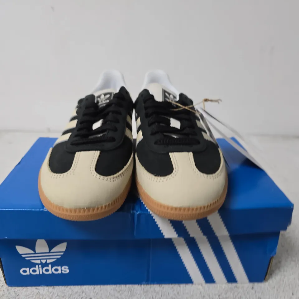 BOXED PAIR OF ADIDAS SAMBA OG W WOMEN'S TRAINERS – UK SIZE 4