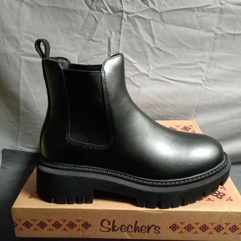 SKECHERS BLACK LEATHER CHELSEA BOOTS – UK SIZE 4