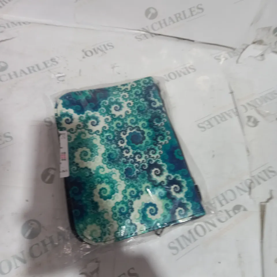 BOX OF ASSORTED HOUSEHOLD ITEMS TO INCLUDE GLASSES, WALL PAPER, HANDBAGS ETC 