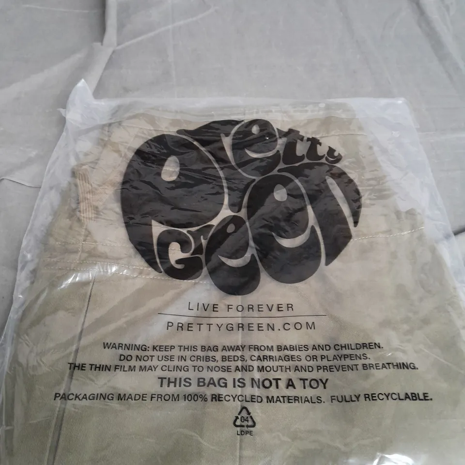 PRETTY GREEN COMBAT SHORTS SIZE 34