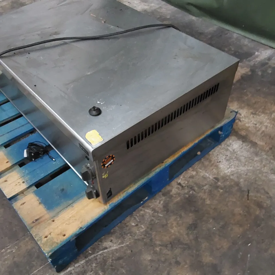 LINCAT IP21B COMMERCIAL PIZZA OVEN 