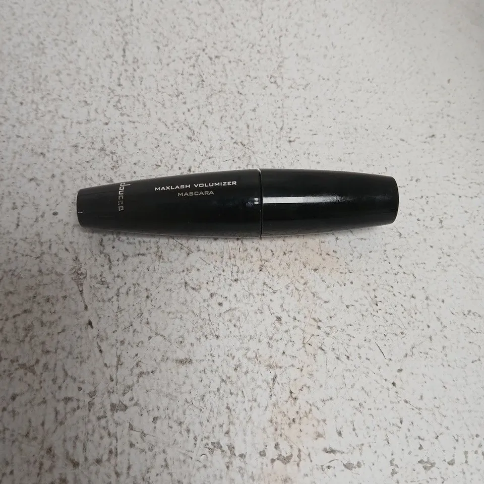 BOX OF APPROXIMATELY 480 DOUCCE MASCARA