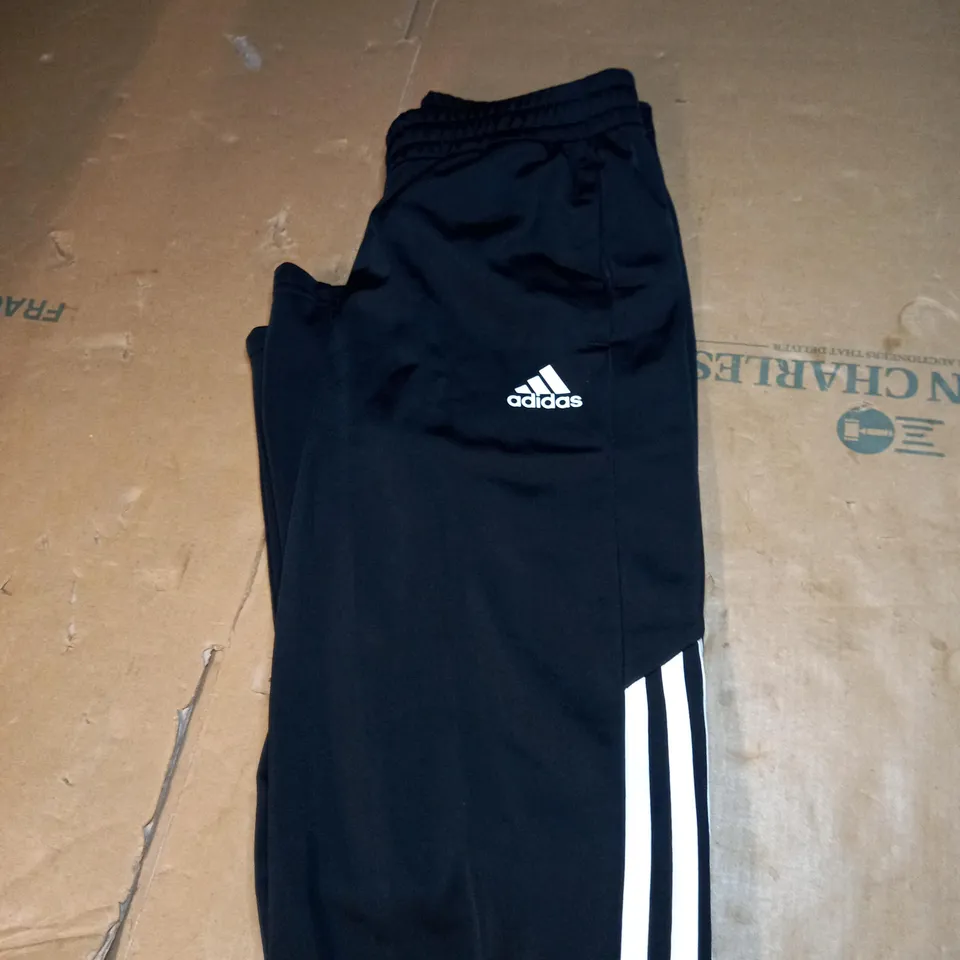 ADIDAS REGULAR FIT TRACKSUIT BOTTOMS SIZE 13-14 YRS