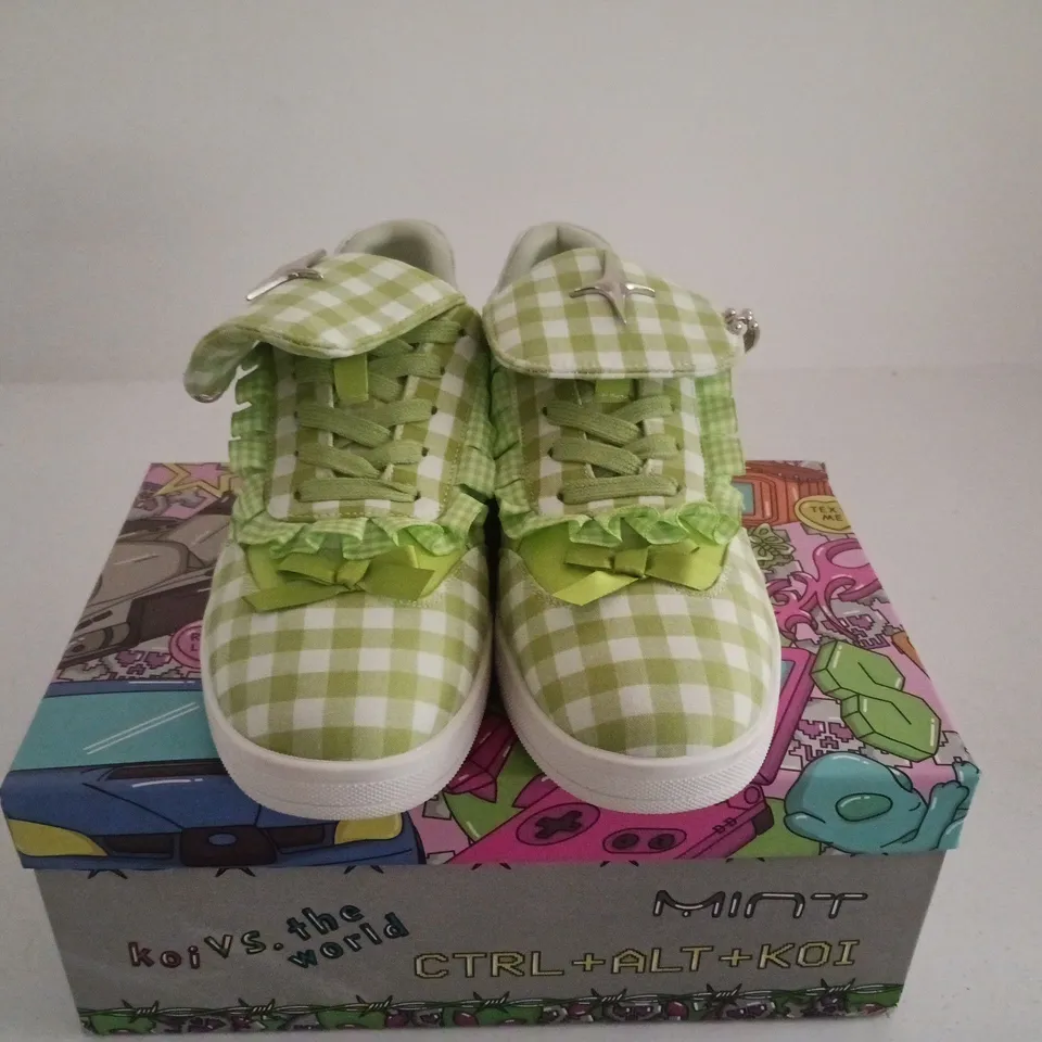 BOXED PAIR OF KOI MAGIC TURTLES GREEN GINGHAM FLAT SHOES – UK SIZE 6