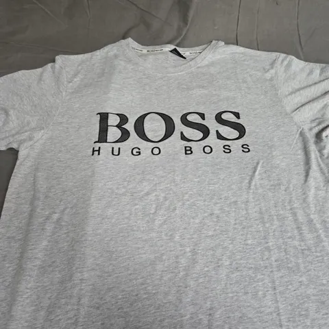 HUGO BOSS LOGO T-SHIRT SIZE L