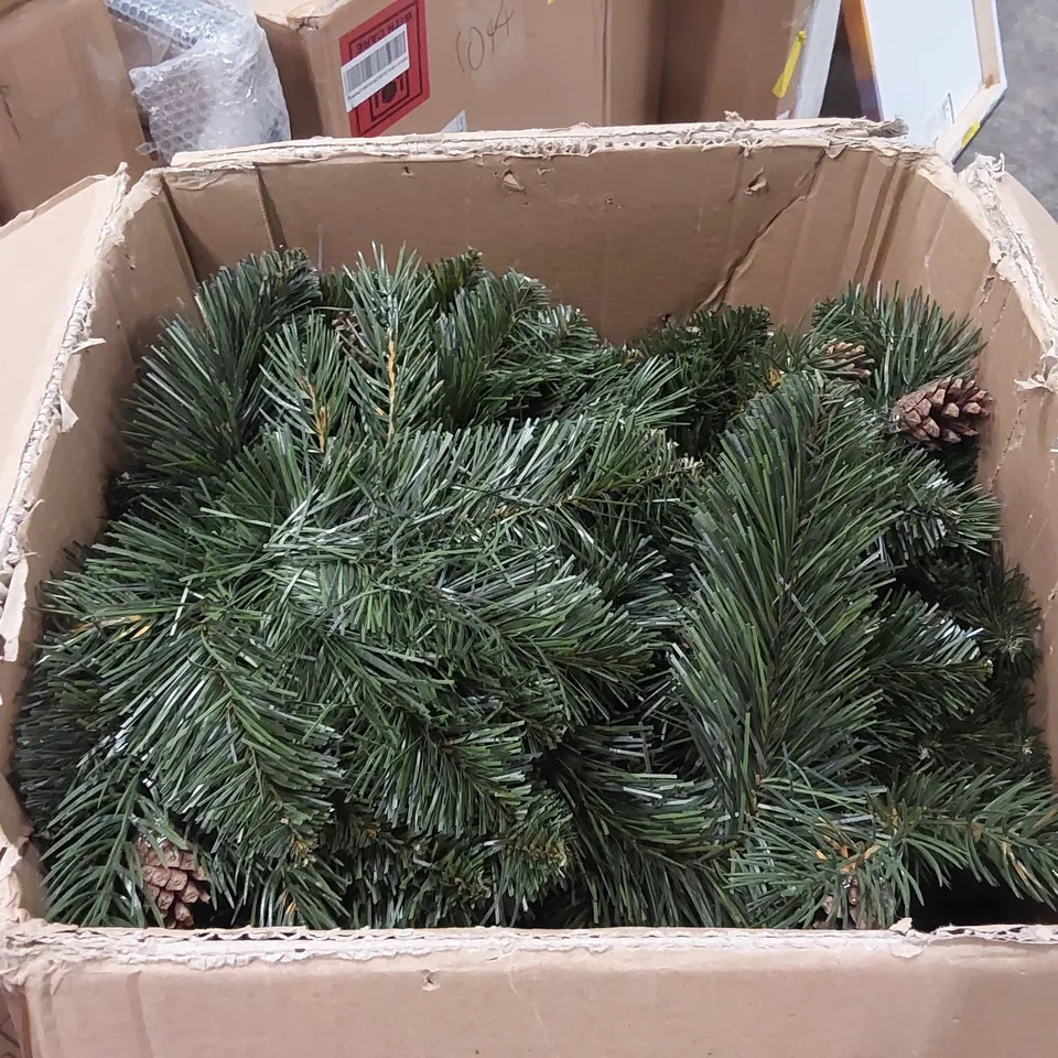 BOXED 7FT ARTIFICIAL CHRISTMAS TREE (1 BOX)