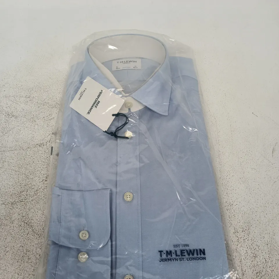 TM LEWIN MAX PERFORMANCE FITTED BLUE SHIRT – UK NECK 15IN, SLEEVE 33IN