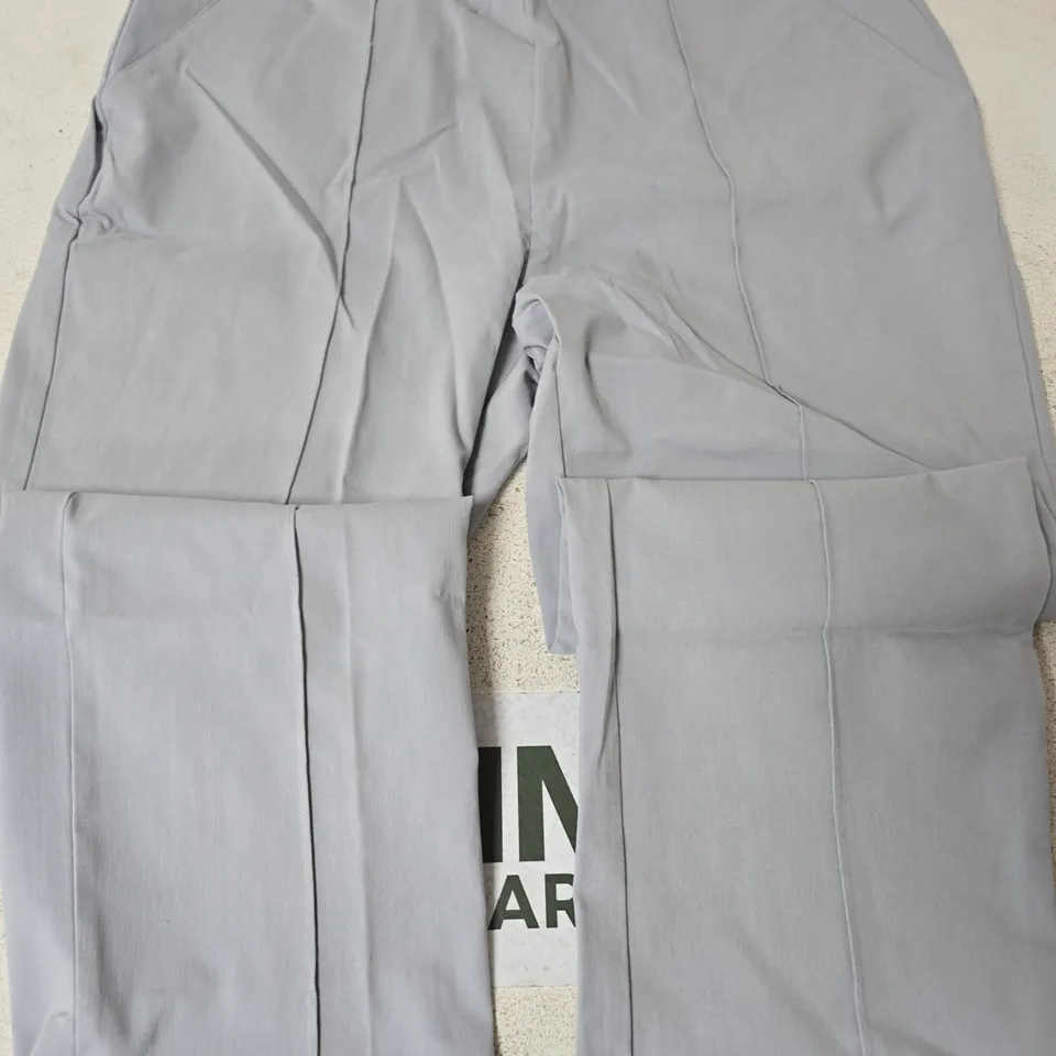 EMRECO PINTUCK BENGALINE STRETCH TROUSERS, SILVER - SIZE 18 
