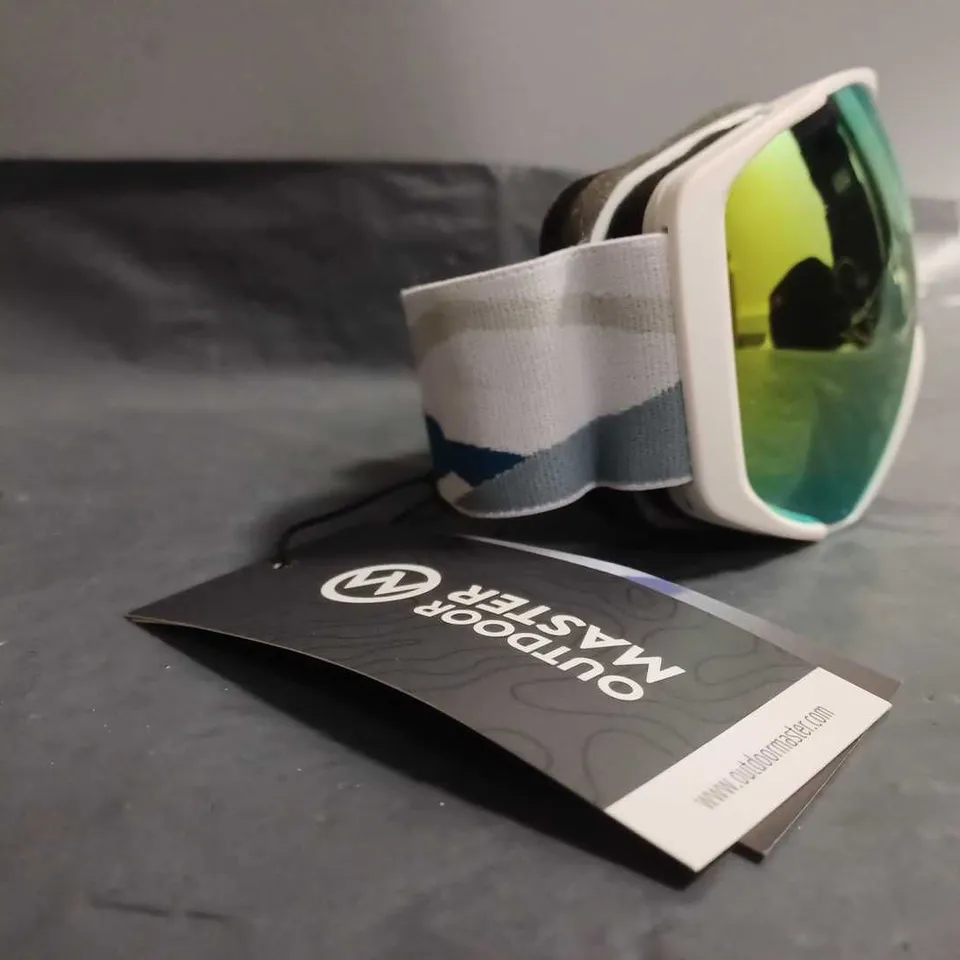 OUTDOOR MASTER WHITE SKI GOGGLES