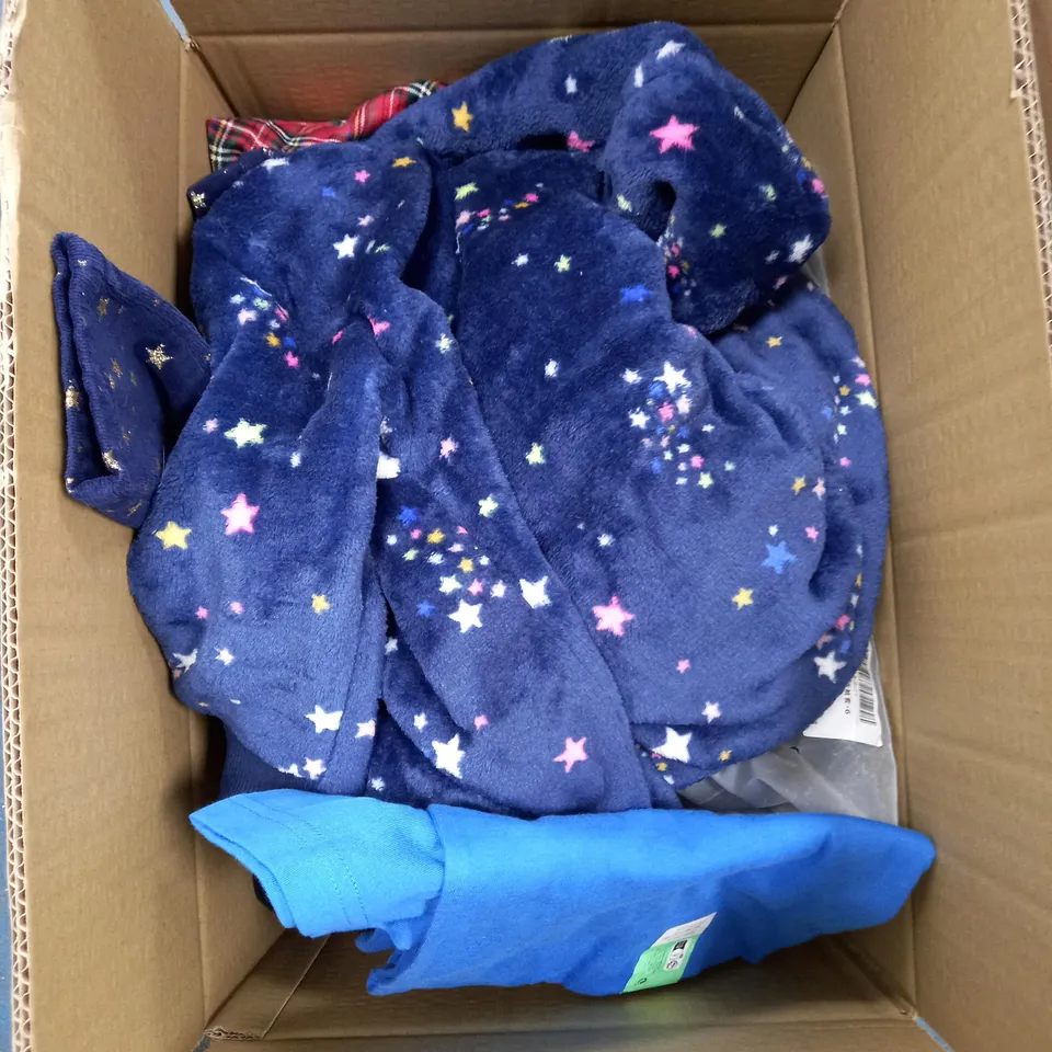 MEDIUM  BOX OF ASSORTED KIDS CLOTHING ITEMS TO INCLUDE BAGS, BABY GROWS AND DRESSES