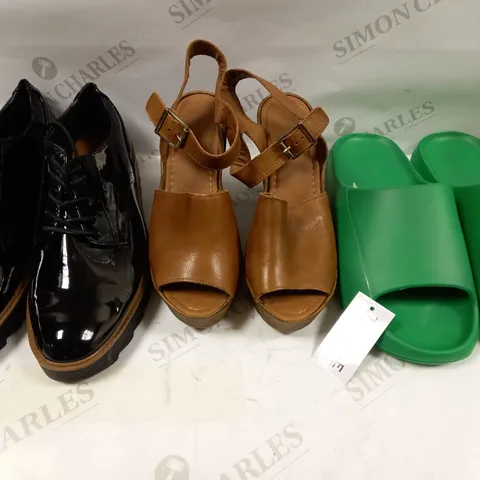 LOT OF APPROX 8 PAIRS OF ASSORTED SHOES