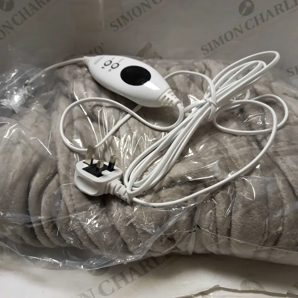  COZEE HOME HEATED PLUSH WASHABLE THROW 