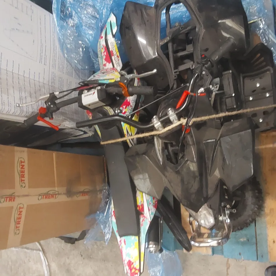 PALLET CONTAINING MINI DIRT BIKE AND MINI QUAD BIKE PARTS