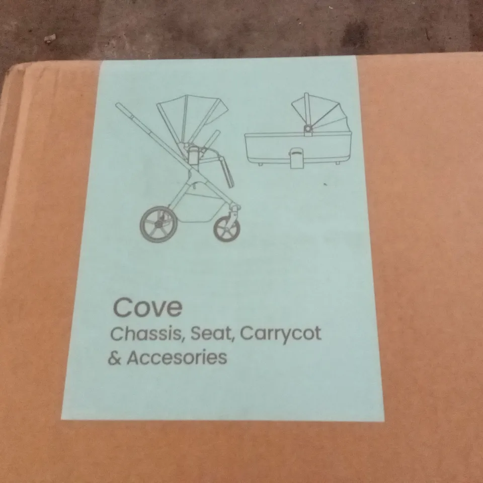BOXED SILVER CROSS COVE STROLLER AND CARRYCOT 