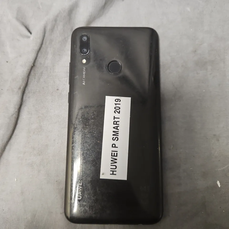 huewei p smart 2019 smartphone
