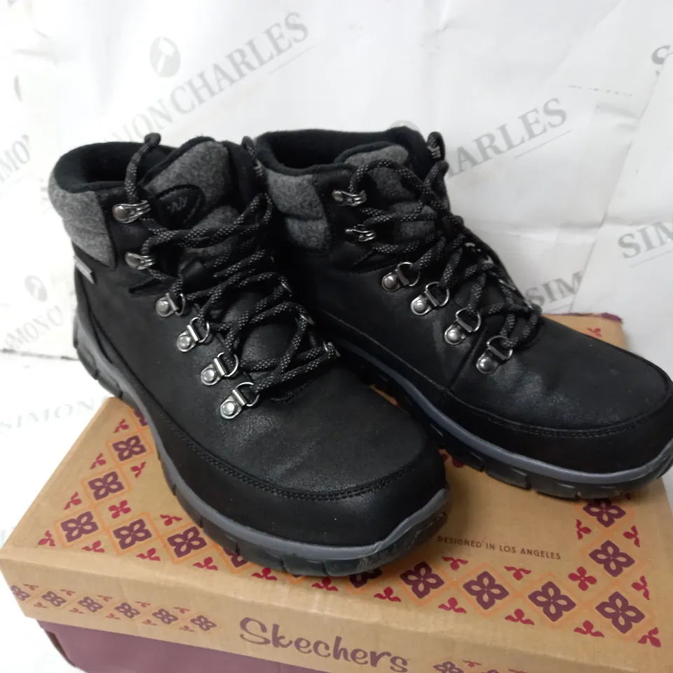 BOXED SKECHERS WARM ANKLE BOOTS, BLACK - SIZE 6