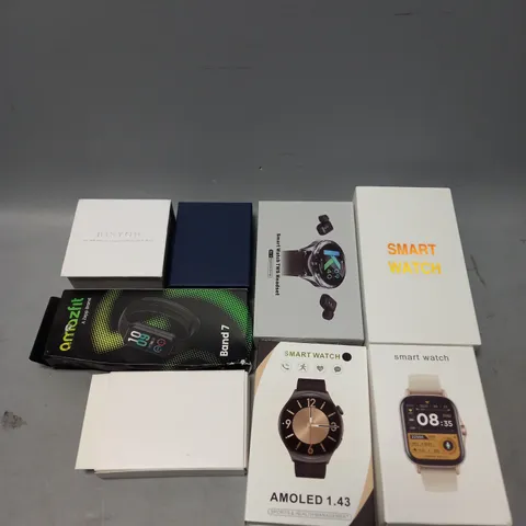 APPROXIMATELY 30 ASSORTED JEWELLERY PRODUCTS TO INCLUDE RINGS , WATCHES , NECKLACES , ETC