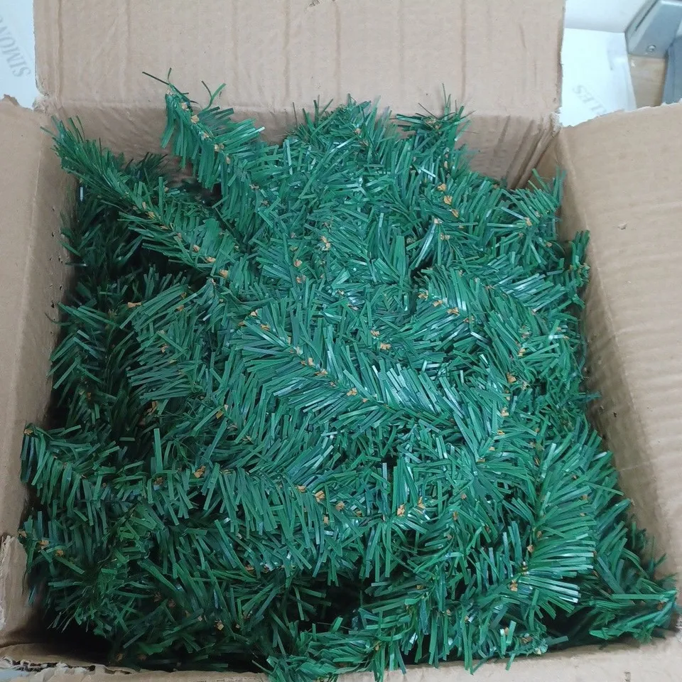 BOXED CHRISTMAS WRAITH TREE