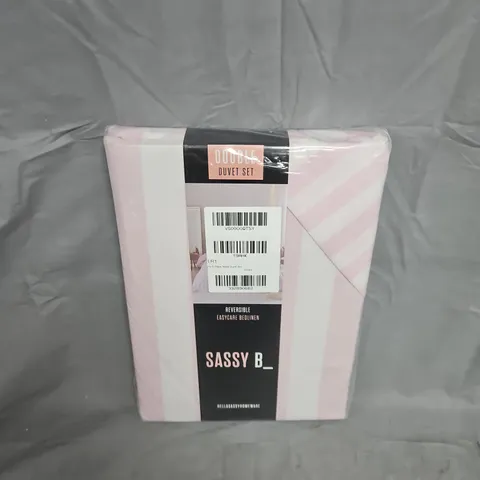SASSY B STRIPE TEASE DOUBLE DUVET SET – PINK STRIPES (DOUBLE)