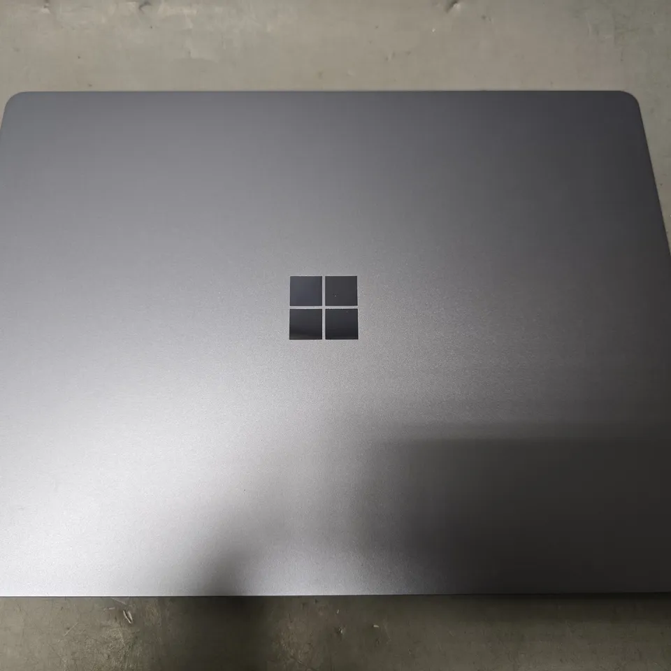 MICROSOFT SURFACE LAPTOP GO