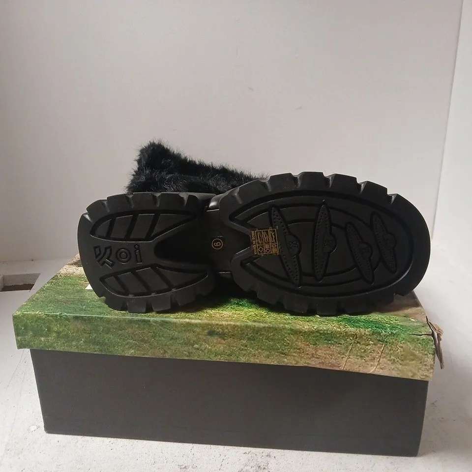 KOI MIDNIGHT SASQUATCH BOOTS BLACK UK 9 