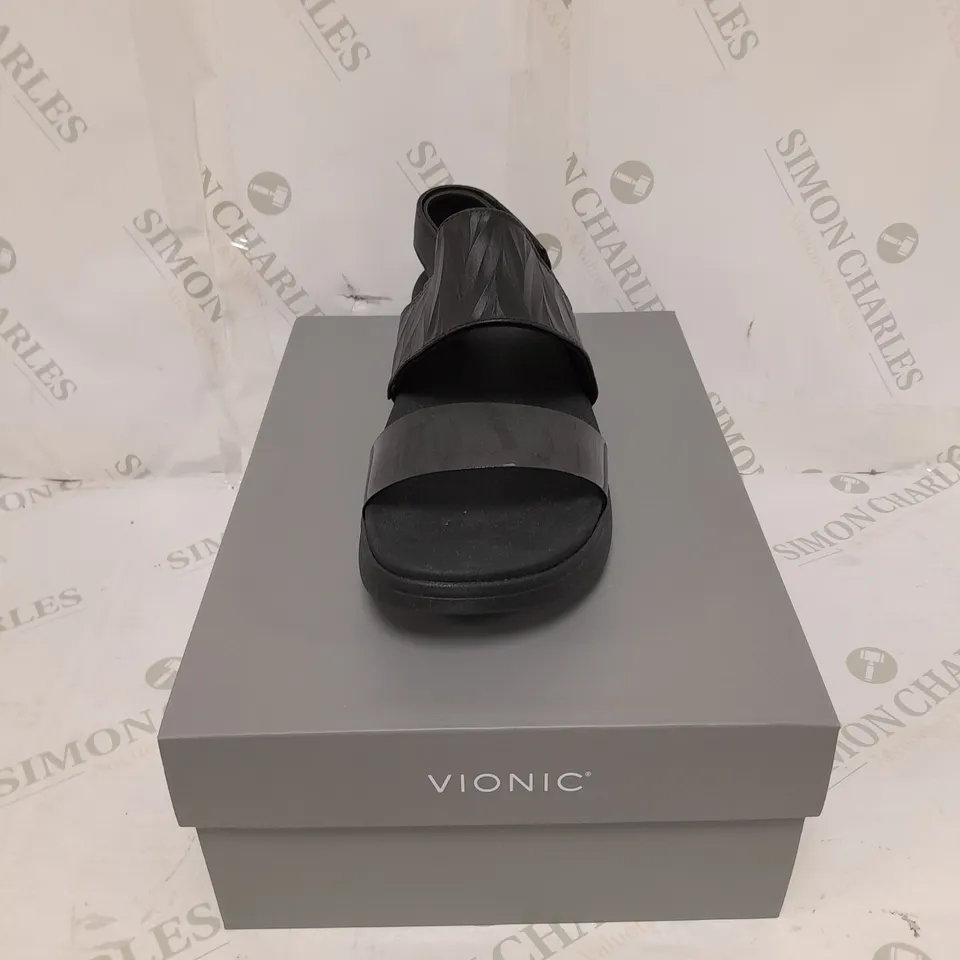 VIONIC SUNRISE KARLEEN SANDAL SIZE 7