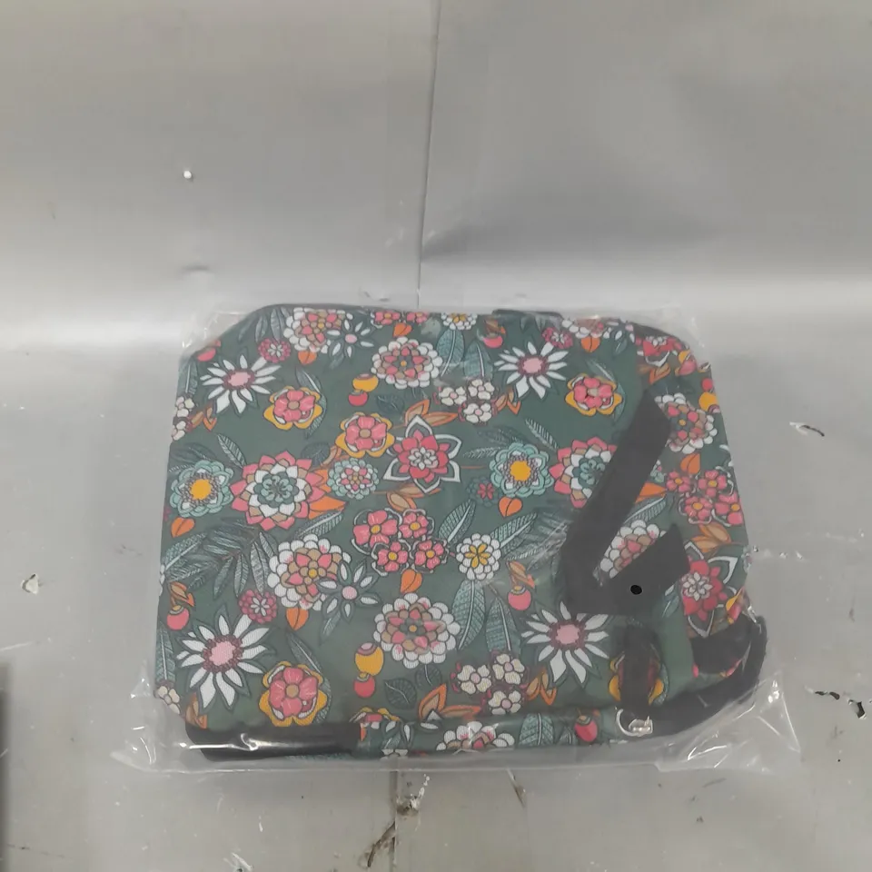 BAGGED PORTABLE TRAVEL TOILETRY ORGANISER 