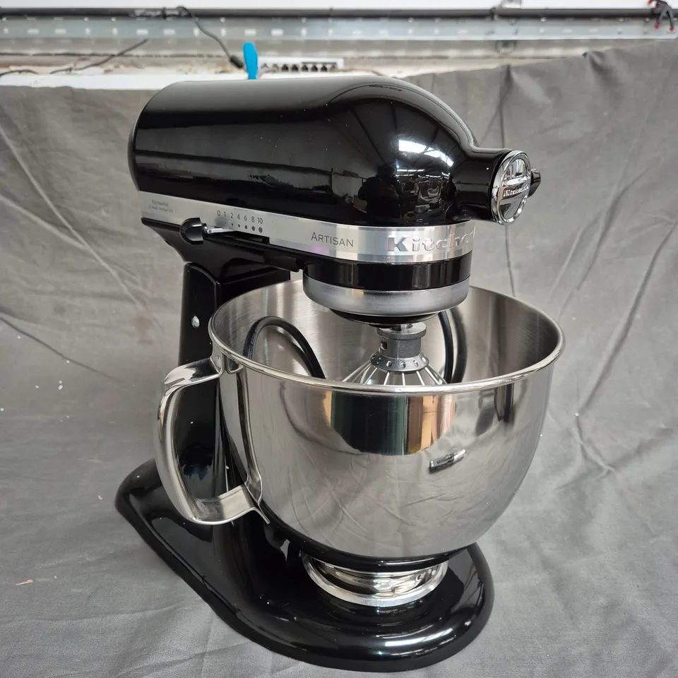 KITCHEN AID ARTISAN STANDING MIXER IN BLACK - 4.8L