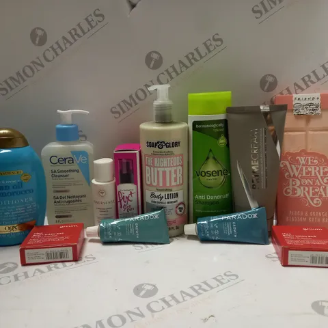 BOX OF APPROX 10 ASSORTED BEAUTY PRODUCTS TO INCLUDE CERAVE SMOOTHING CLEANSER, SOAP&GLORY BODY LOTION, PARADOXX GROWTH THICKENING CONDITIONER, ETC