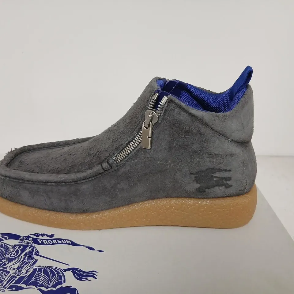 BURBERRY GREY SUEDE ZIP-UP ANKLE BOOT – UK 10 (EU 44)