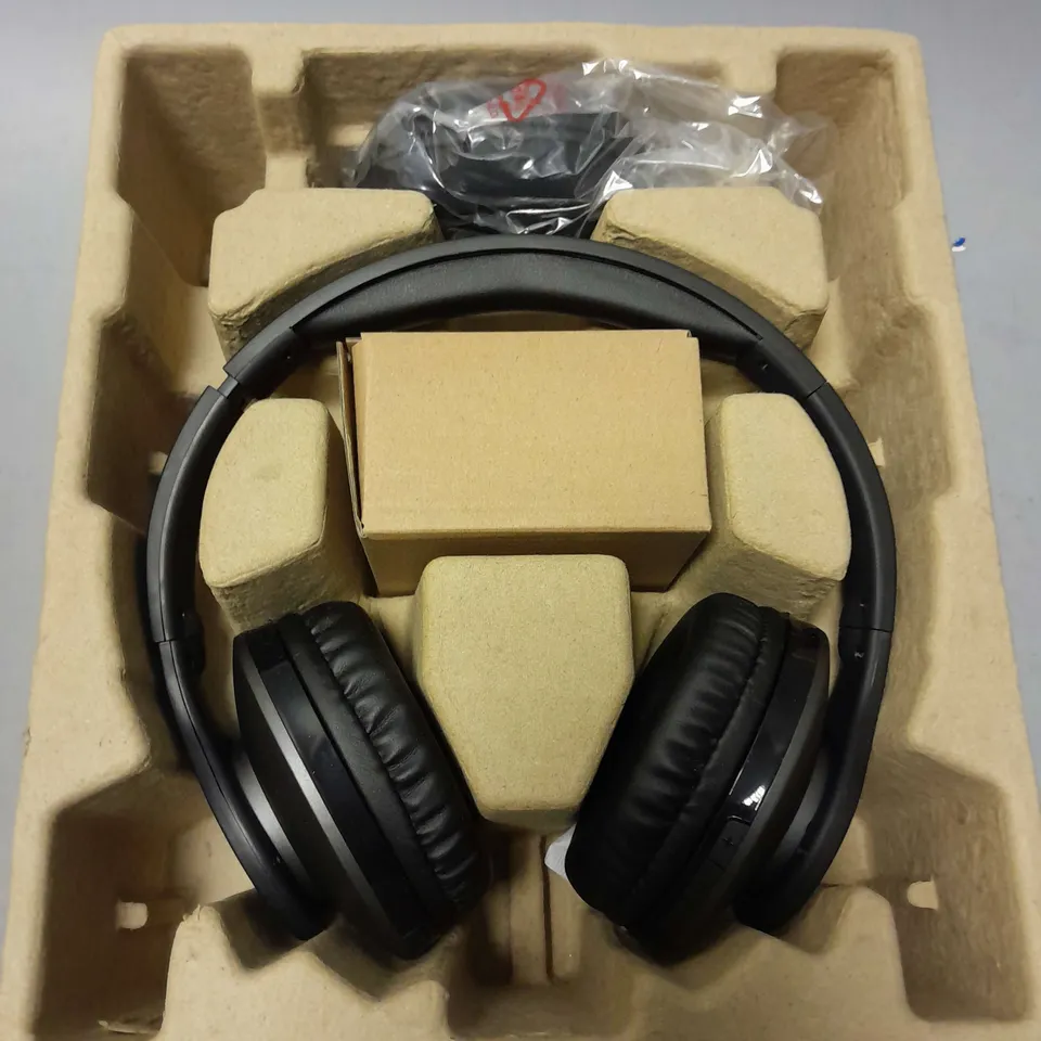 BOXED PHILIPS 6000 HEADPHONES IN BLACK