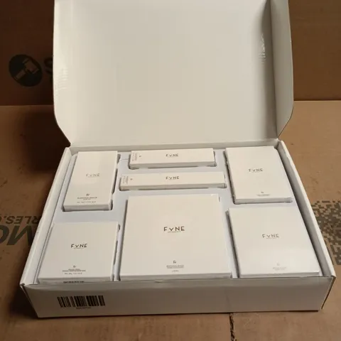 FYNE 7 ITEM BOX SET TO INCLUDE EYE PATCHES, HAIR OIL, LIP BALM ETC