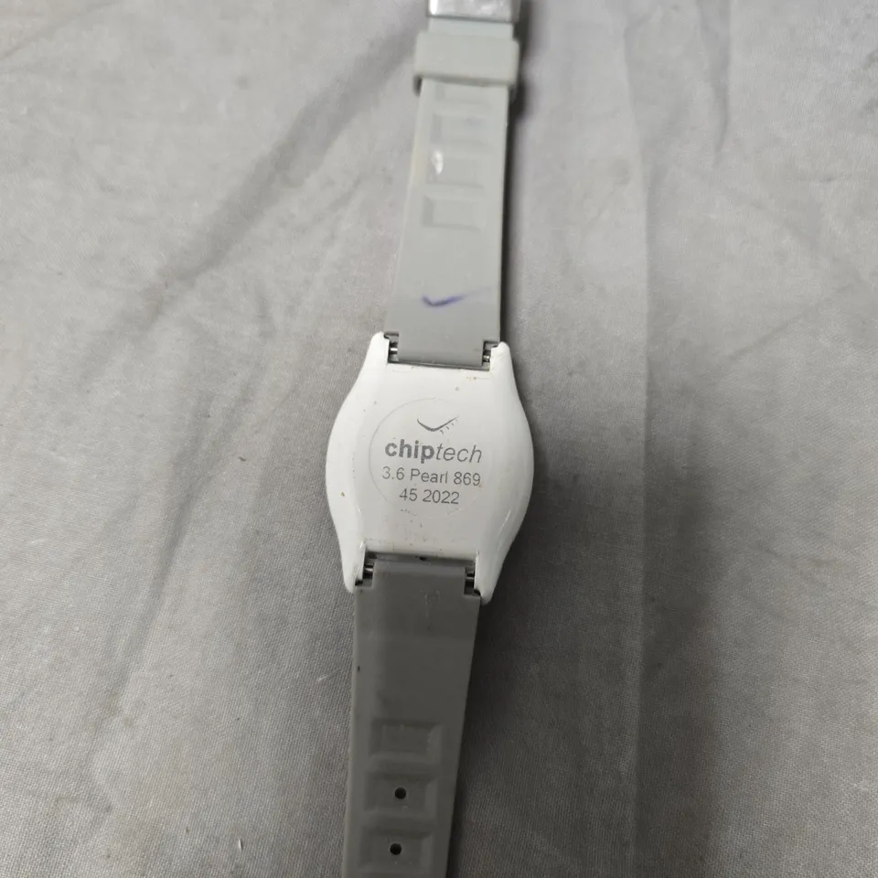 CHIPTECH PERSONAL HELP BUTTON TRANSCEIVER – MODEL 3.6 PEARL 869, GRAY STRAP (2022)