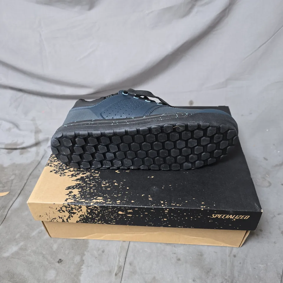 BODY GEOMETRY BLUE/ARTIC BLUE TRAINERS BOXED SIZE 7