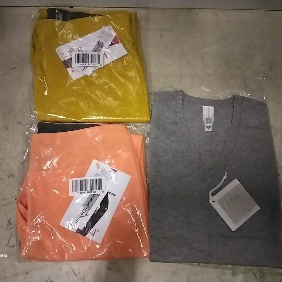BOX OF ASSORTED CLOTHING INCLUDING 16 × WOMEN WITH CONTROL ORANGE LEGGINGS - SIZE L, 9 × WOMEN WITH CONTROL MUSTARD LEGGINGS - SIZE XL, 10 × WYNNE LAYERS GREY SWEATER - SIZE XL