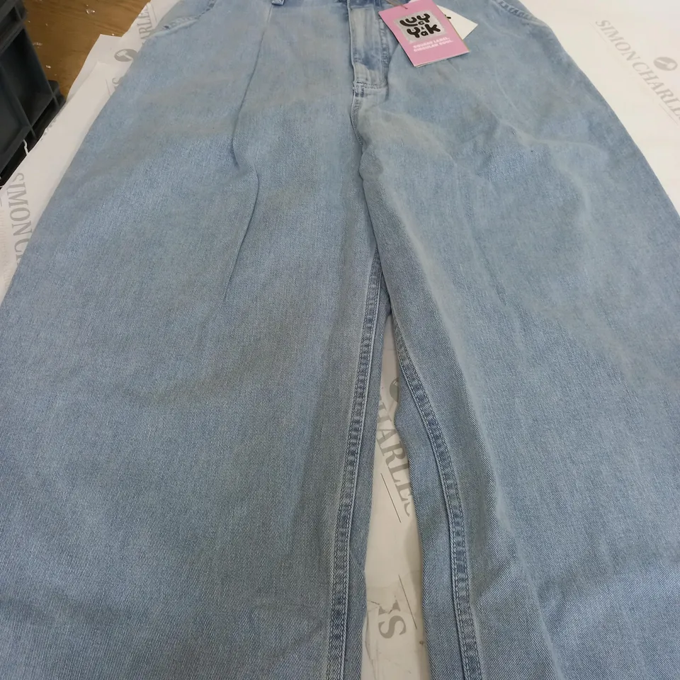 LUCY YAK LIGHTWASH DENIM JEANS IN BLUE - SIZE 28R