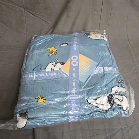 OODIE OVERSIZED HOODED BLANKET - SNOOPY