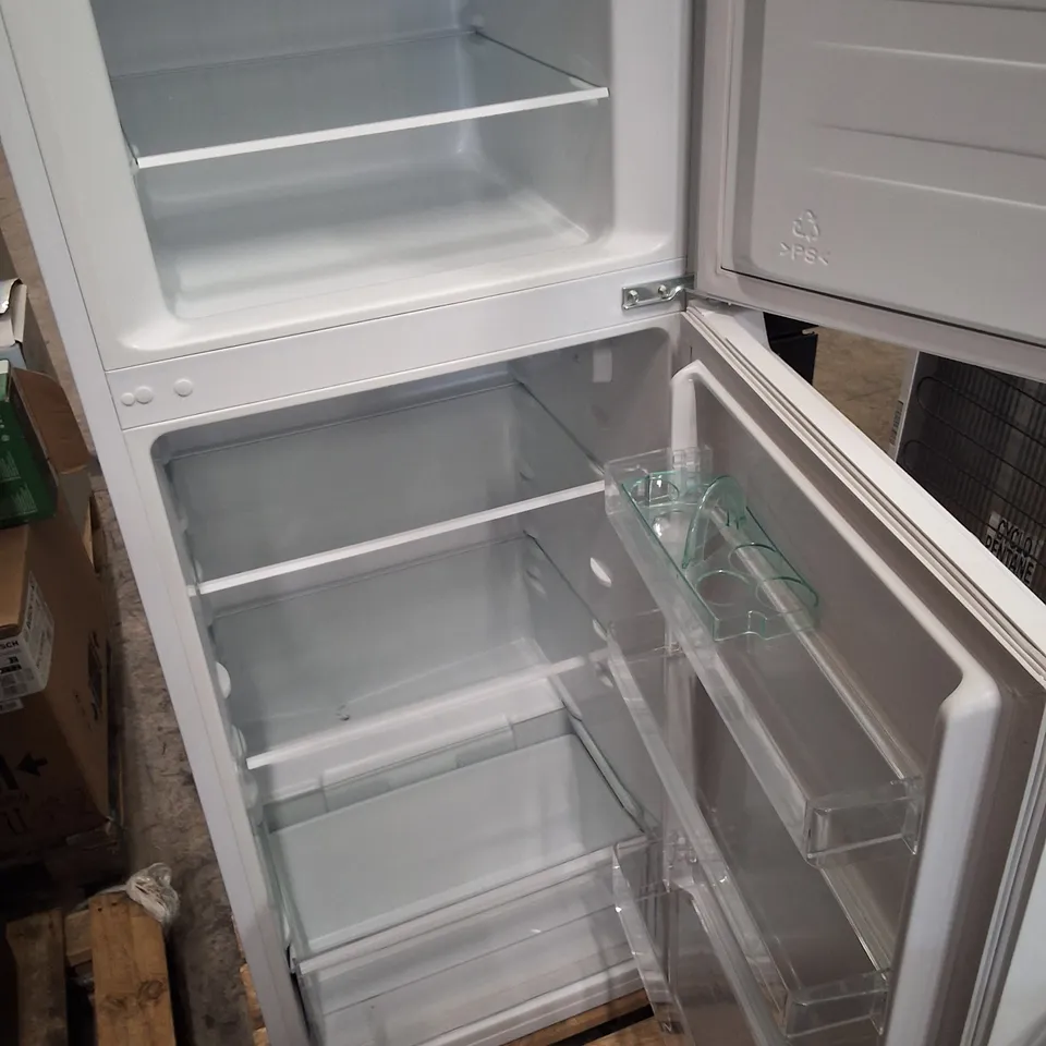 ZANUSSI 80/20 FRIDGE FREEZER IN WHITE