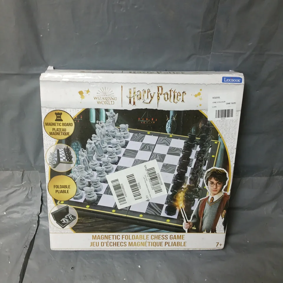 BOXED HARRY POTTER MAGNETIC FOLDABLE CHESS GAME RRP £49.99