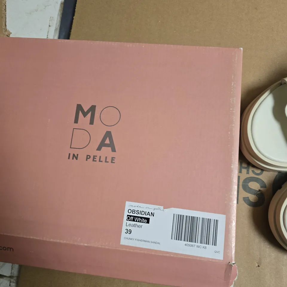 MODA IN PELLE OBSIDIAN OFF-WHITE LEATHER CHUNKY FISHERMAN SANDAL – UK 6 (EU 39)